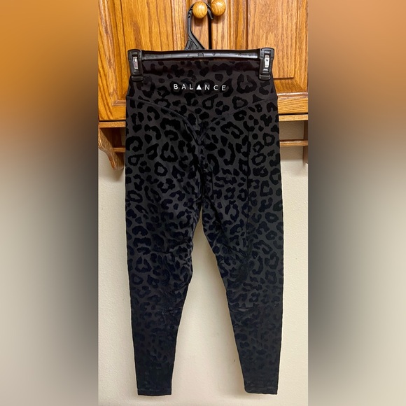 Balance Athletica Black Leopard Print Leggings EUC! - Picture 7 of 15